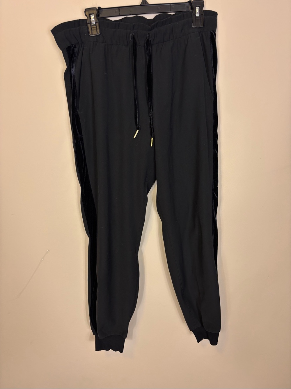lululemon athletica Black Velvet Side Drawstring Joggers Women’s 8